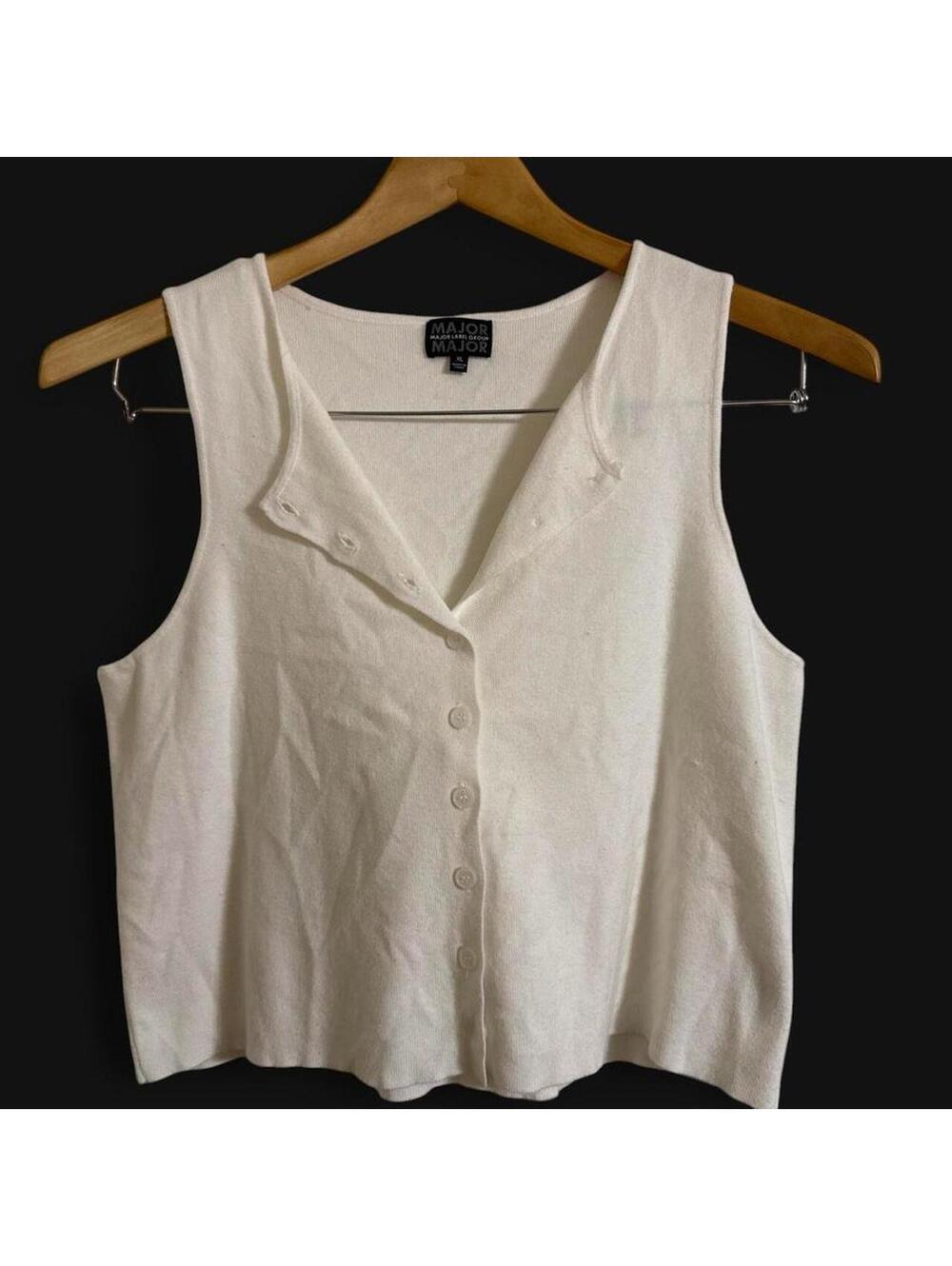 XL- Major Label Group - White Sleeveless Button Front Knit Vest